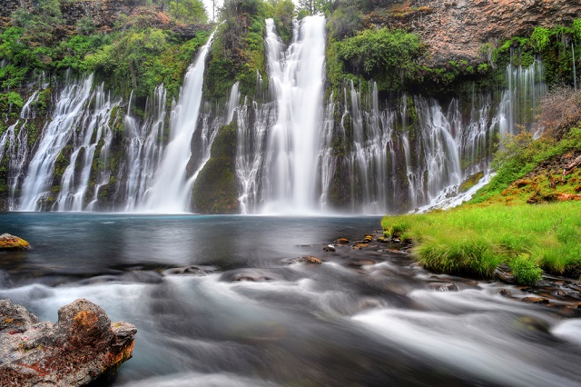 Burney Falls - thác nước ở California được check in nhiều nhất